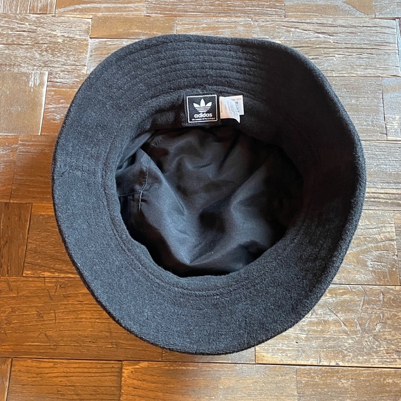 Adidas Unisex Terry Bucket Hat🖤 - Picture 8 of 10